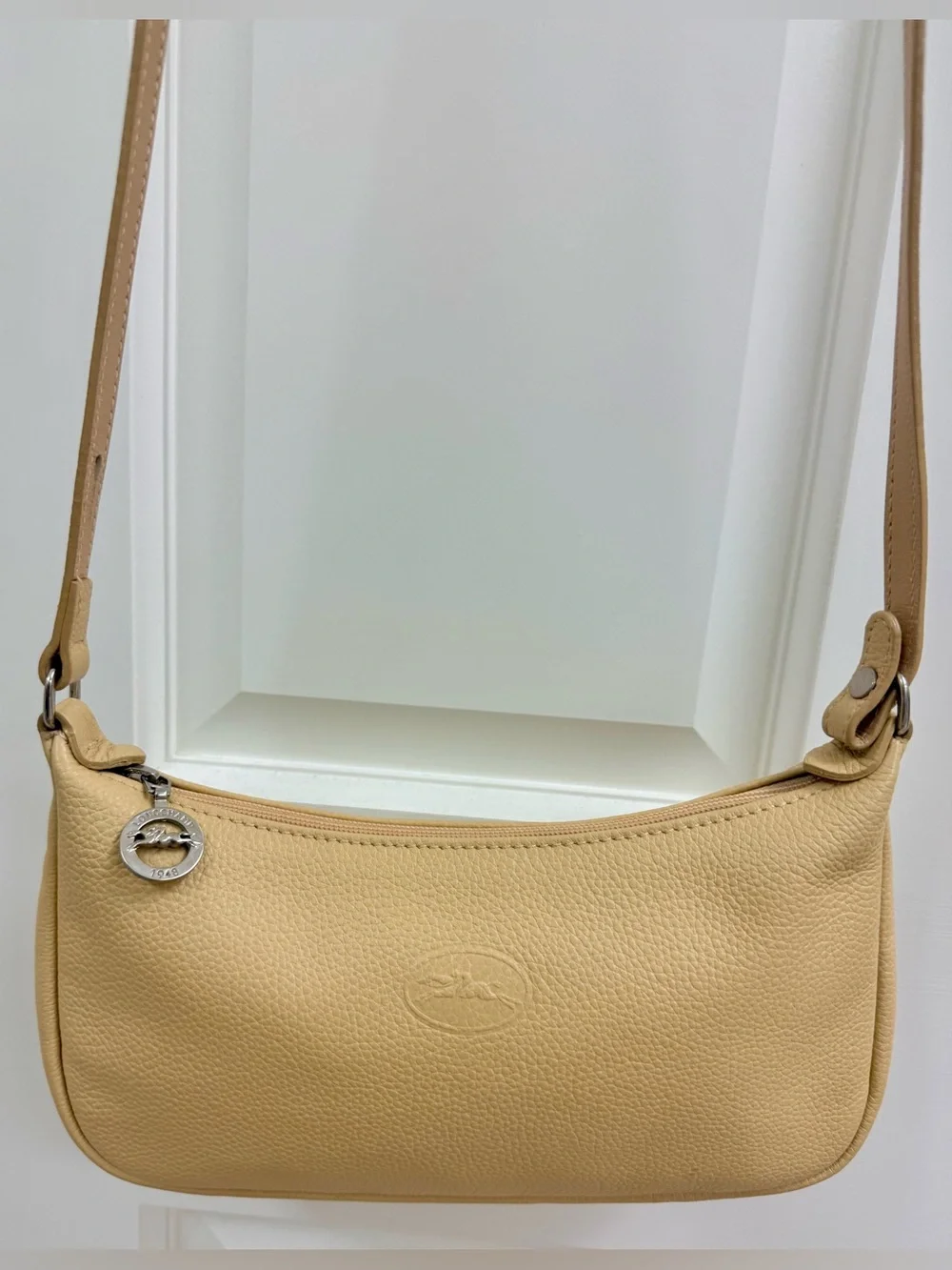 LONGCHAMP Vintage Y2K Beige Pebbled Leather Baguette Crossbody Made In France